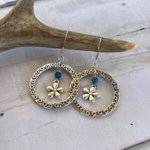 Flower Frame & Charm Earrings